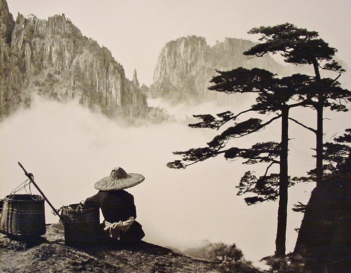 Don_Hong_Oai_Baskets_and_Woman_2227_381